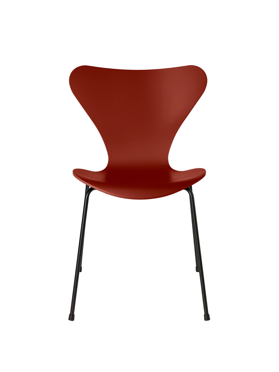 Billede af 3107 Serie 7 stol lakeret af Arne Jacobsen (Venetian Red, Sort)