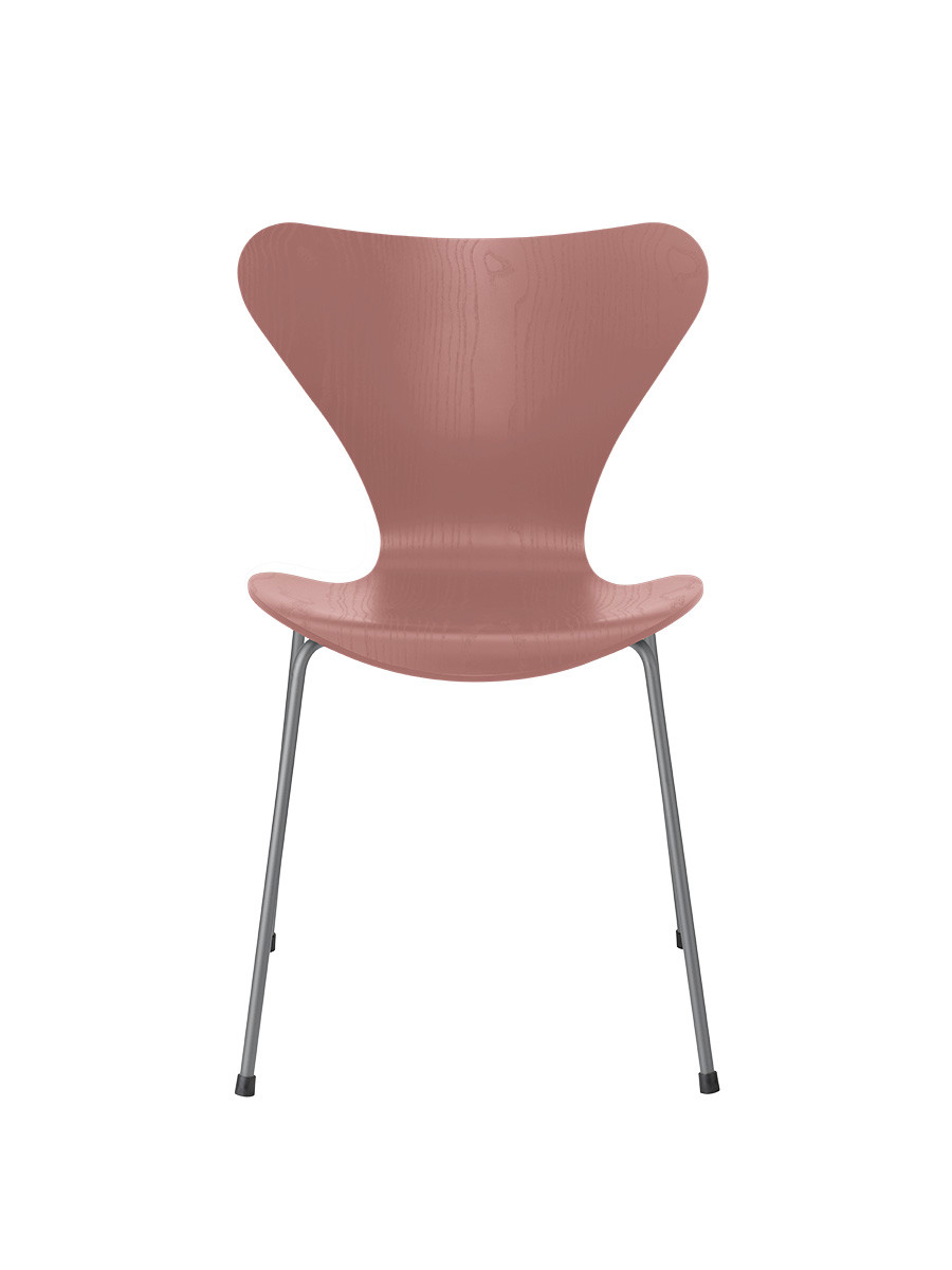 Billede af 3107 Serie 7 stol i farvet ask af Arne Jacobsen (Wild Rose, Silver Grey)