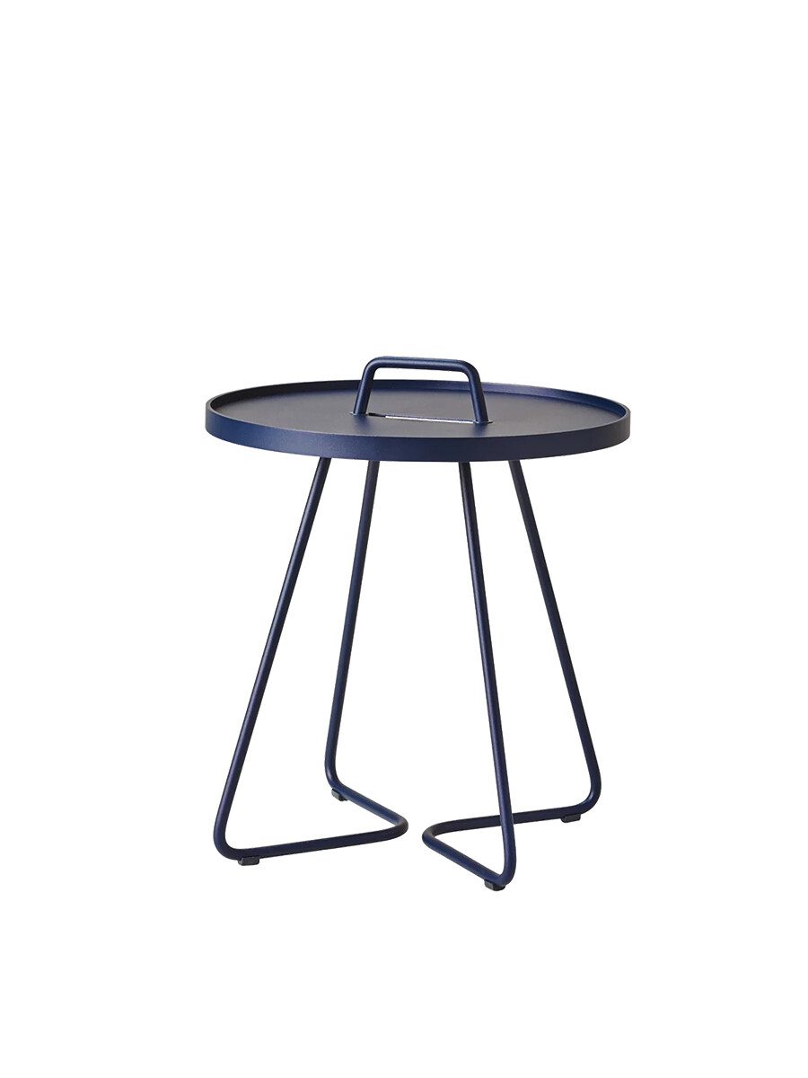 On The Move Sidebord fra Cane-line (Lille, Midnight Blue)