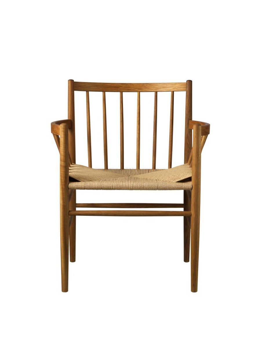 J81 Armstol fra FDB Møbler (Røget eg med naturflet)