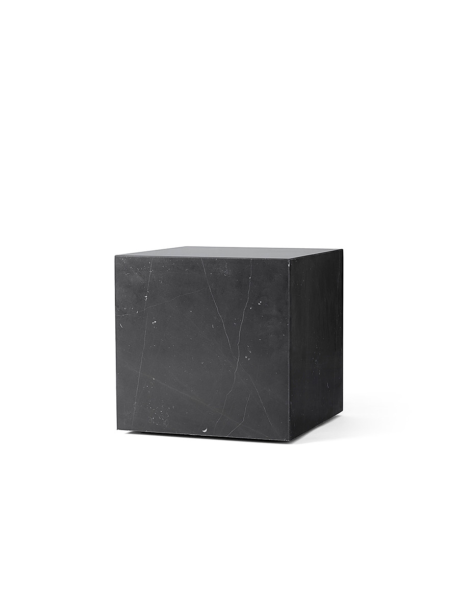 Plinth Cubic Black Nero Marquina marmor fra Audo Copenhagen (Black, Nero Marquina marmor)