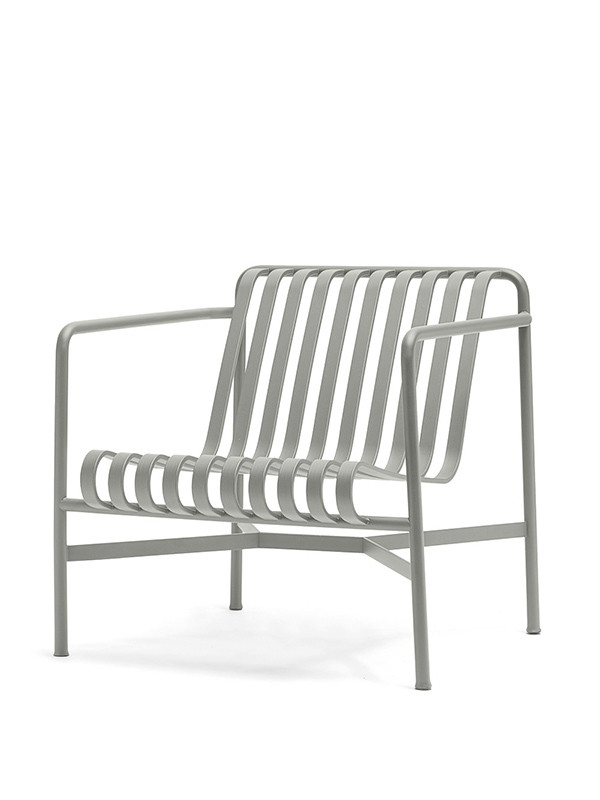 Palissade Lounge Chair Low, sky grey fra Hay