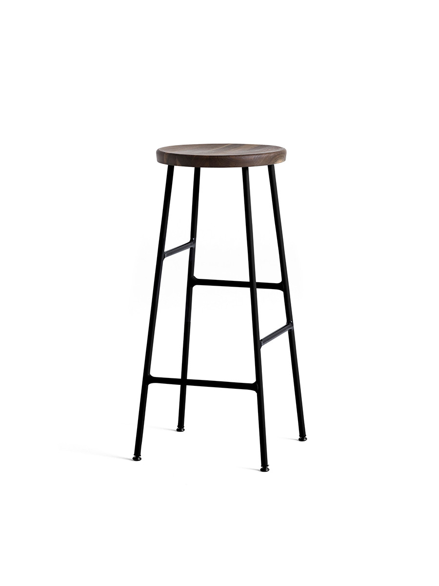 Cornet barstol fra Hay (High, Smoked oak, Soft black powder coated steel)