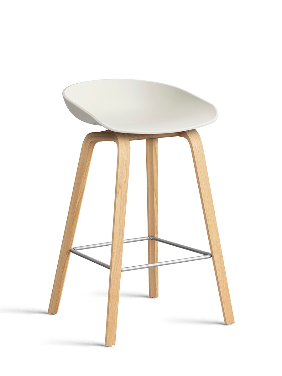 About a Stool AAS32 fra Hay (Lakeret eg, Melange Cream, Lav / B 50 x D 43 x H 64/75 cm)