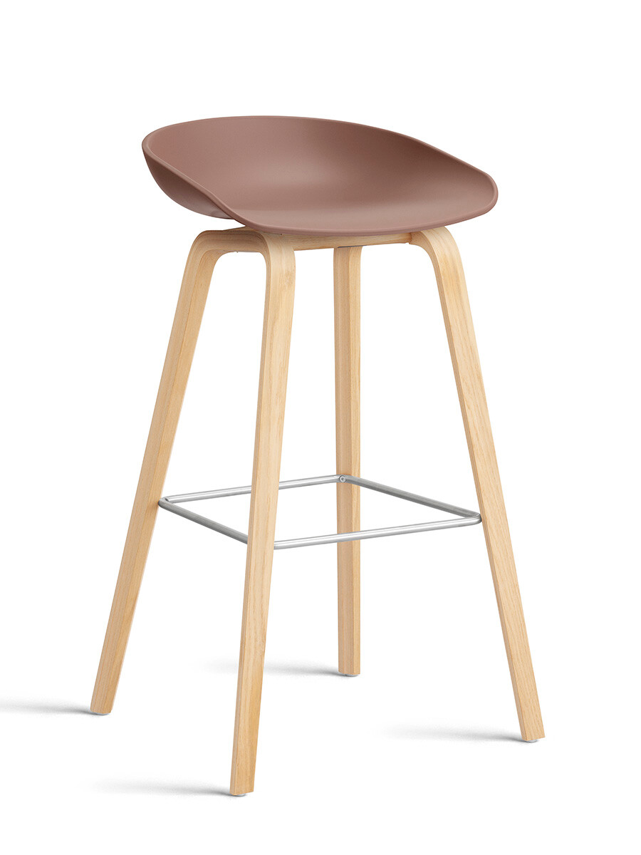 About a Stool AAS32 fra Hay (Sæbebehandlet eg, Soft Brick, Høj / B 50 x D 46 x H 74/85 cm)