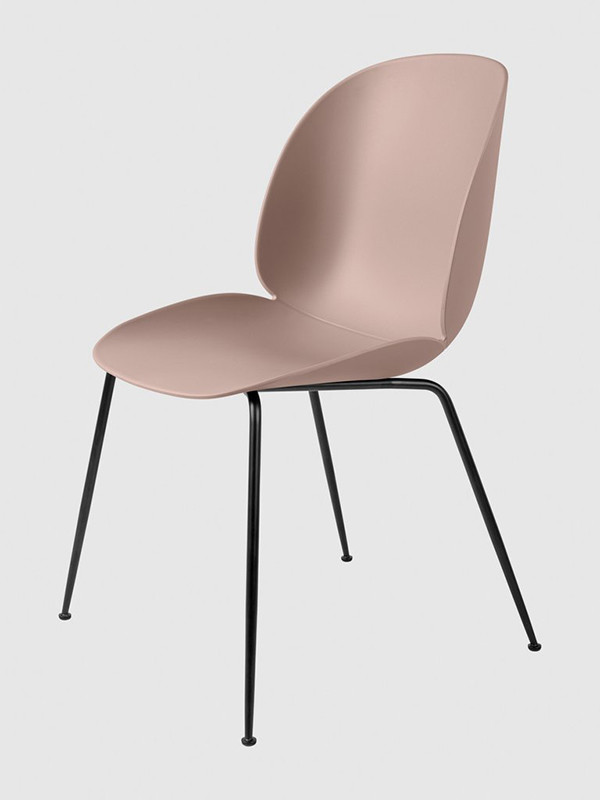 Beetle Chair upolstret fra Gubi (Sweet pink shell, Conic base, Black base)