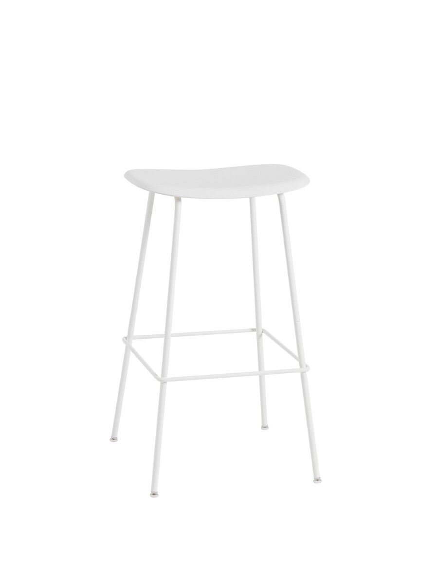 Fiber Counter stool fra Muuto (Stor, Natural white/ White base)