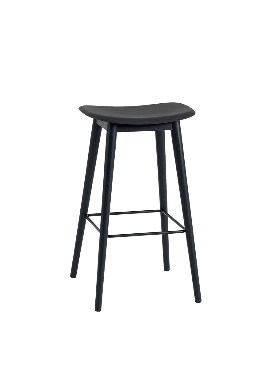 Billede af Fiber barstool wood fra Muuto (Stor, Black/ black)