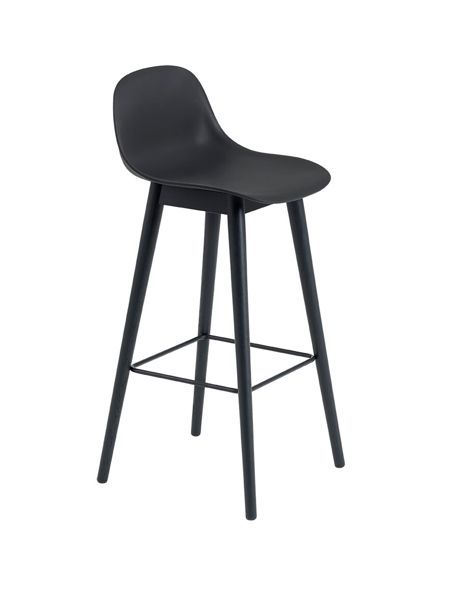 Fiber Bar Stool Wood w. back fra Muuto (Stor, Black/ black)