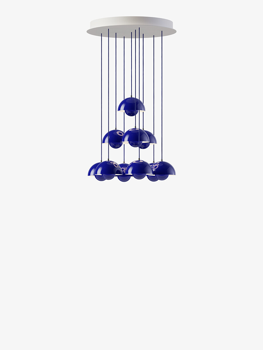 Flowerpot Chandelier VP10, 10 pendants reversed fra &Tradition (Cobalt Blue)