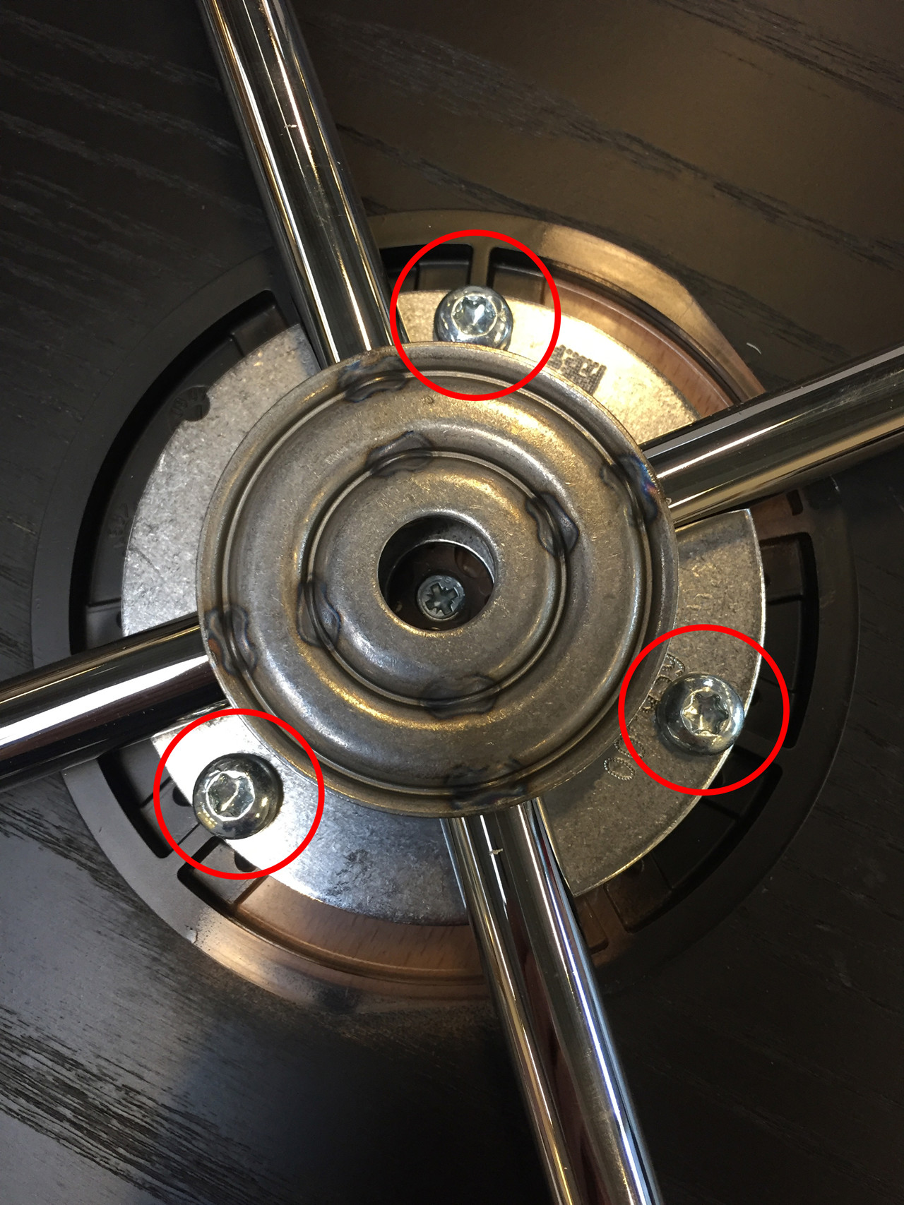 3 løse skruer til 7'er stole