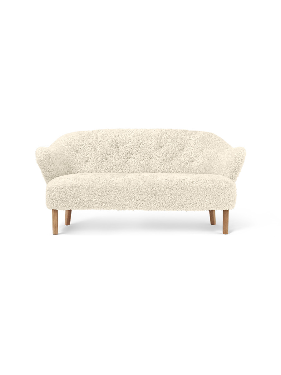 Ingeborg Sofa fra Audo Copenhagen (Fåreskind, Off white, Eg)
