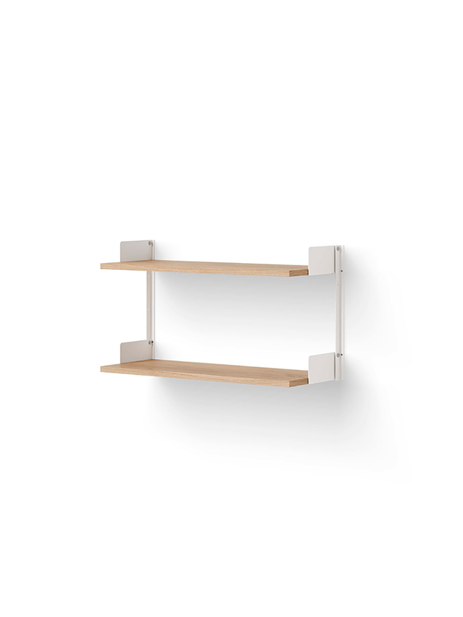 Wall Shelf 450 fra New Works (Eg/hvid)