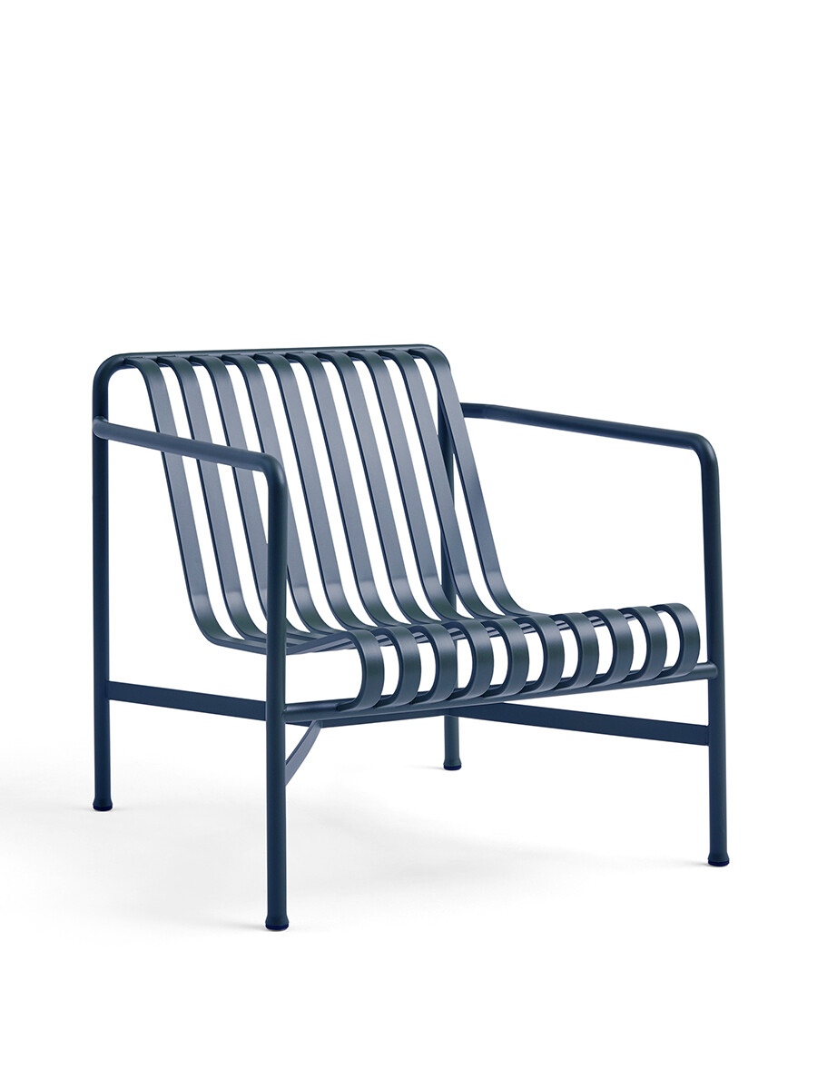 Palissade Lounge Chair Low, Deep Blue fra Hay