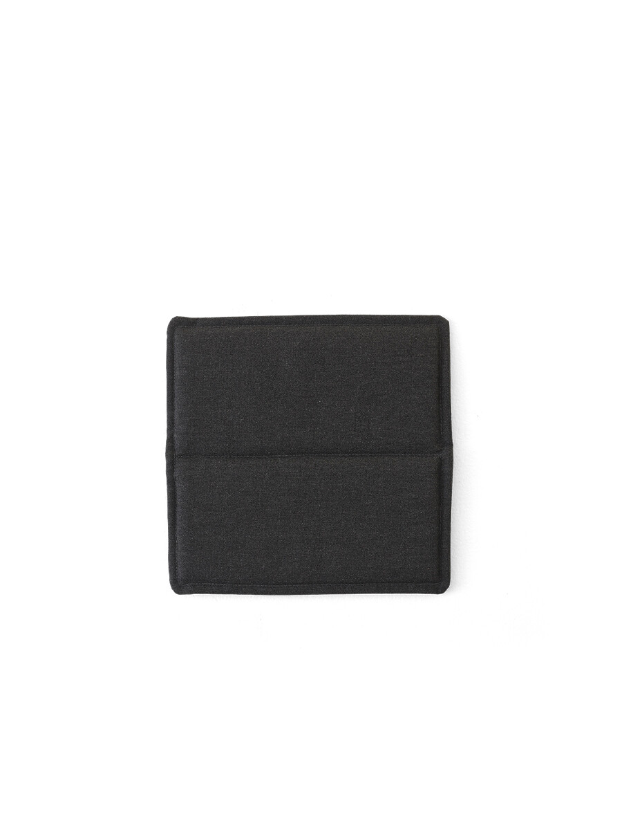 Ville Hynde til AV47 Taburet fra &Tradition (Sunbrella Heritage Char)