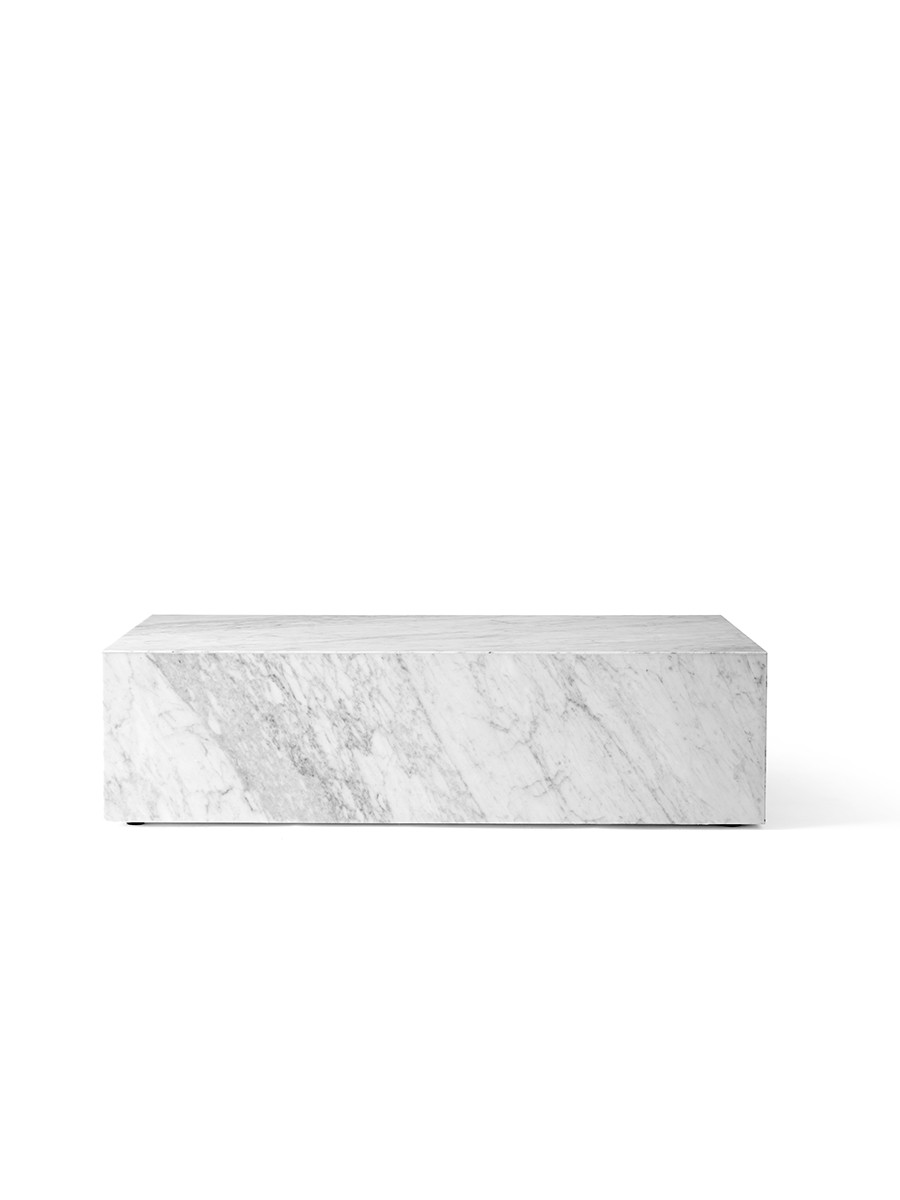 Plinth Low White Carrara marmor fra Audo Copenhagen