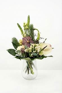 Lys julebuket med natur