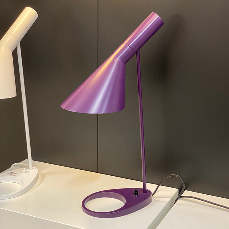 Louis Poulsen AJ Bordlampe Aubergine Udstillingsmodel