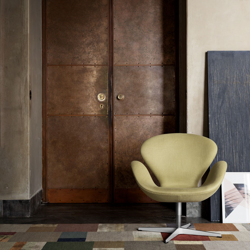Fritz Hansen 3320 Svanen Lænestol Stof