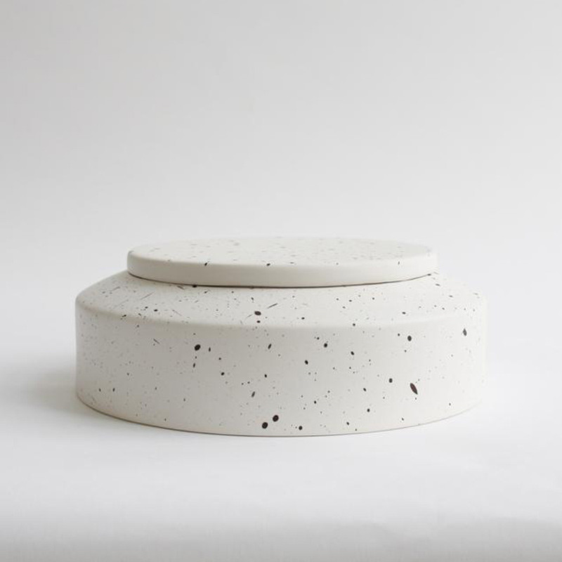 Ania Ibsen Jar With Lid White Dots Gaveideer Til Enhver Anledning