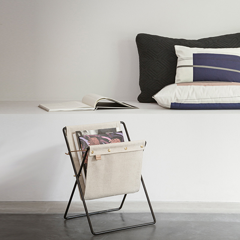 Ferm Living Herman Magazine Stand Black Gaveideer Til Enhver Anledning