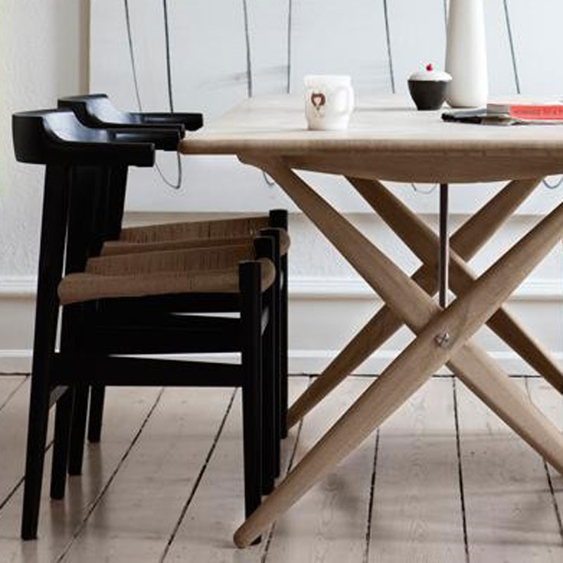 Pp møbler pp85 krydsbensbord livingshop.dk Wegner spisestue