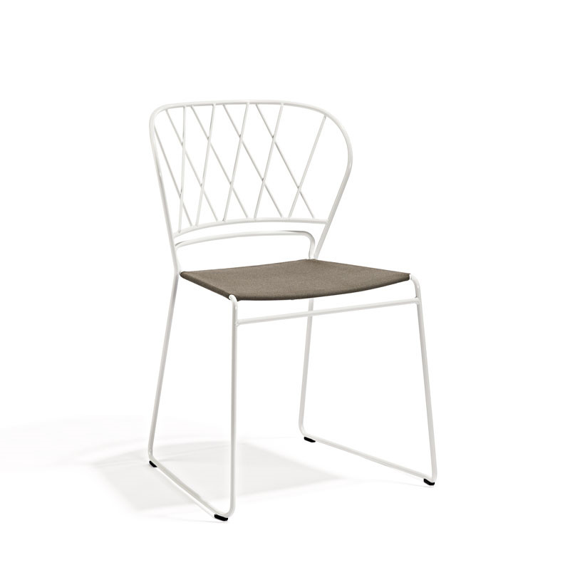 Skargaarden Skargaarden Resö Chair White Metal Beige Fabric Seat Vilde Påsketilbud