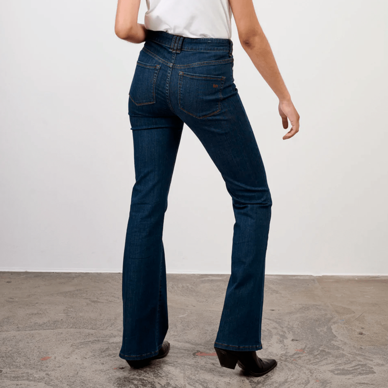 Tara Flare Wash mørkeblå jeans Ivy Copenhagen Rikke Solberg