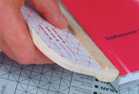 Aslan Bogplastskraber i træ, 15 cm.