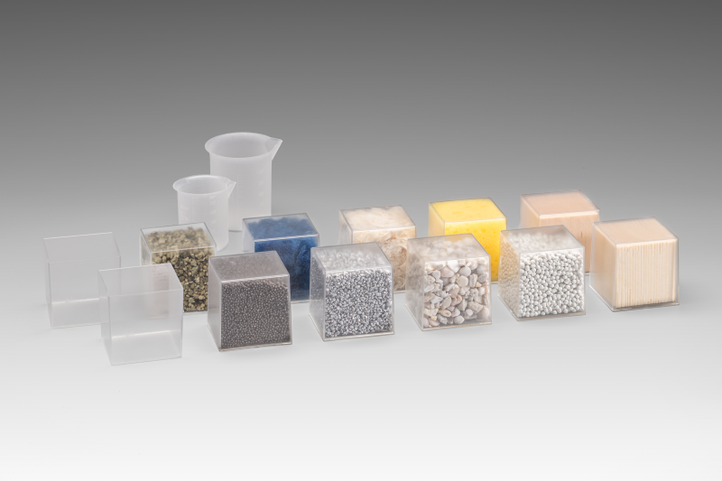 10 terninger - fyldt med forskellige mater