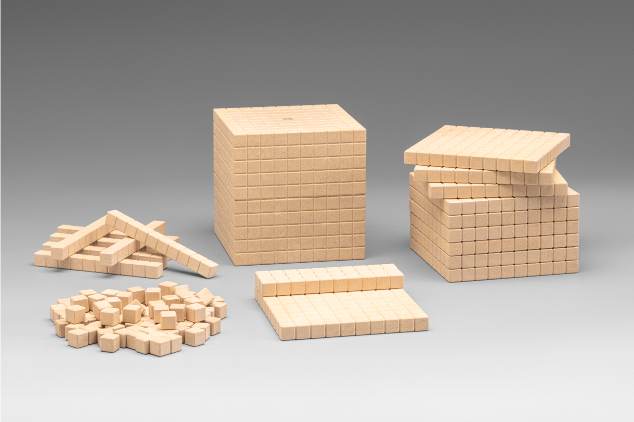 Base 10-talssystem 121 dele - 10 sæt, genanvendt træ