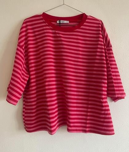 AMAZE CPH T-SHIRT, RUTH RED