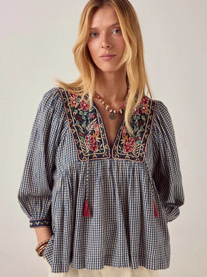 MAISON HOTEL BLUSE, APRIL BLUE PICNIC