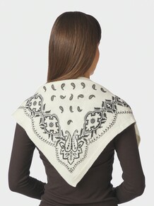 NEO NOIR TØRKLÆDE, ADELINA PAISLEY STRIK OFF WHITE