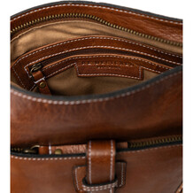 RE: DESIGN TASKE, LILIA SMALL URBAN WALNUT