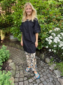 GOSSIA KJOLE, SASSIA BLACK