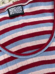 NØRGAARD PÅ STRØGET T-SHIRT, 101 BLUE/STRAWBERY/WINERY