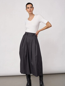 CO' COUTURE NEDERDEL, ELORA CHECK PLEAT DARK GREY
