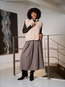 MARTA NEDERDEL, 8788 CAMEL