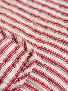 IB LAURSEN VATTÆPPE, 0768-33 QUILT RØD STRIB