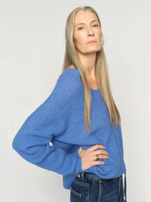 MOS MOSH STRIK, THORA V-NECK ULTRAMARINE