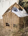 IB LAURSEN TÆPPE, QUILT HVIDE OG BLÅ MÆLKEDRENGESTRIBER