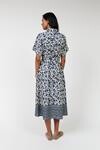 LOLLYS LAUNDRY MIDI KJOLE, BLAKE BLUE