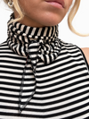 NØRGAARD PÅ STRØGET TØRKLÆDE, TRIANGLE BLACK/ECRU WOOL