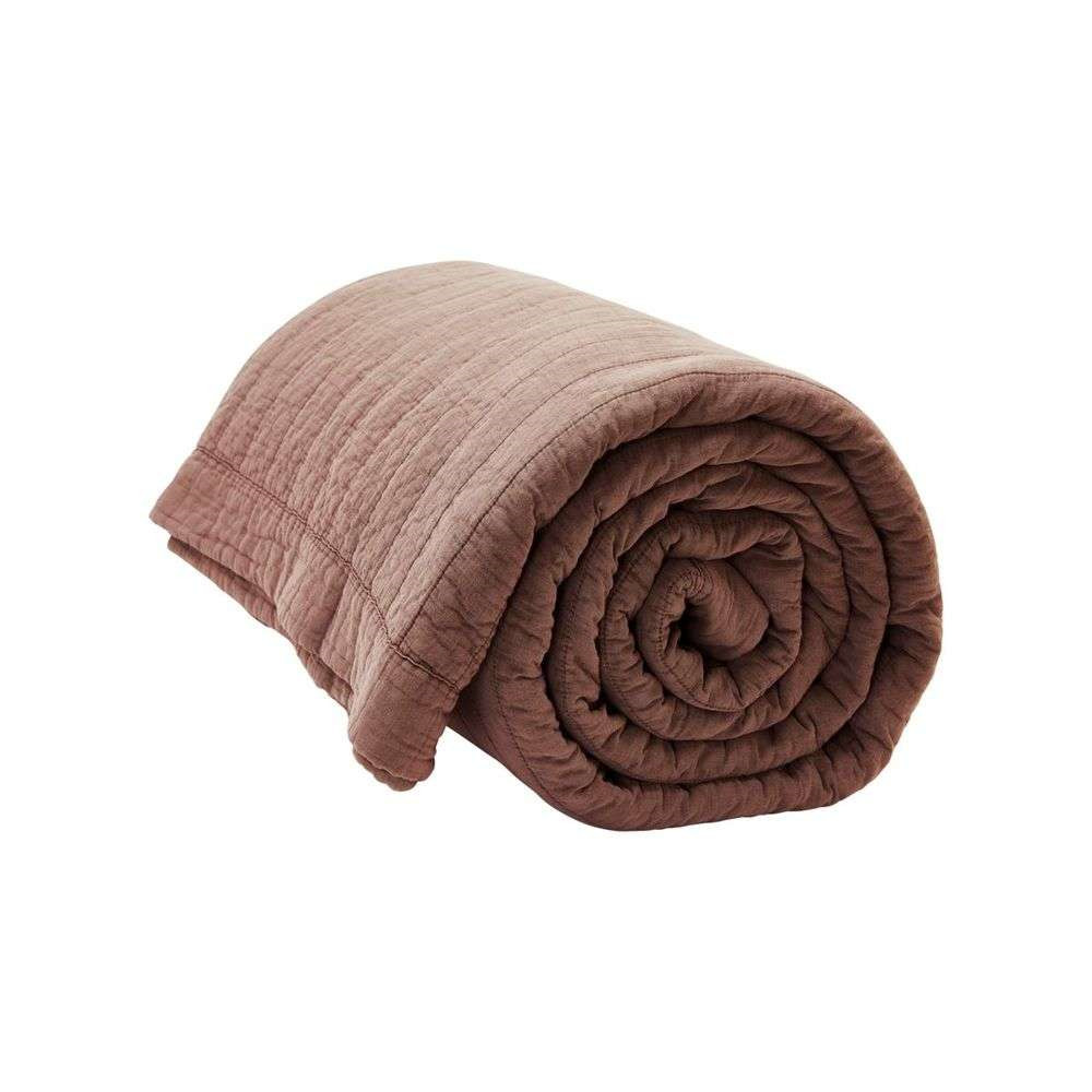 Magnhild Quilt Bed Throw 280x280 Berry - ByNord