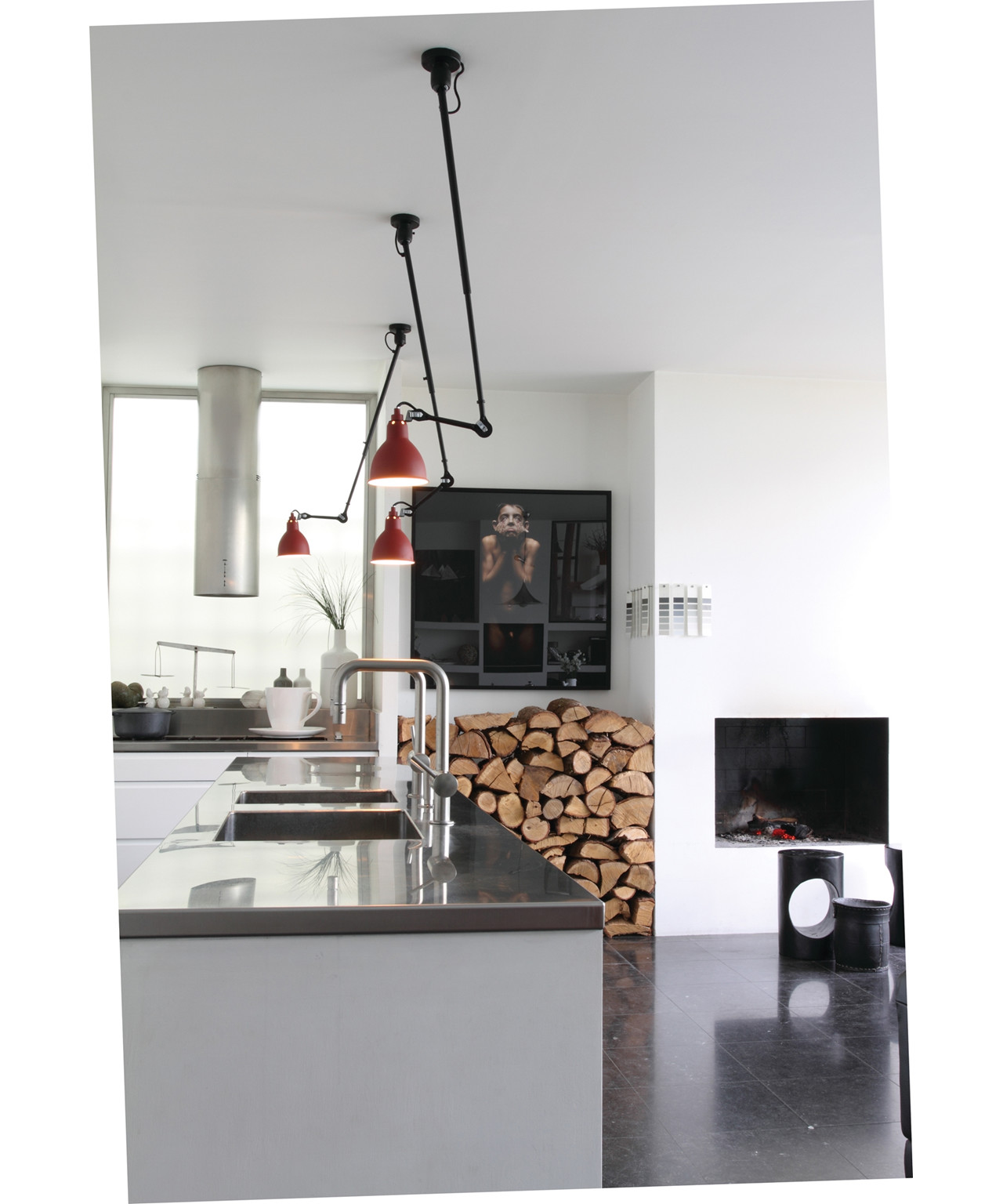 8200900081203 2 302 rød loftlampe lampegras 2.jpg
