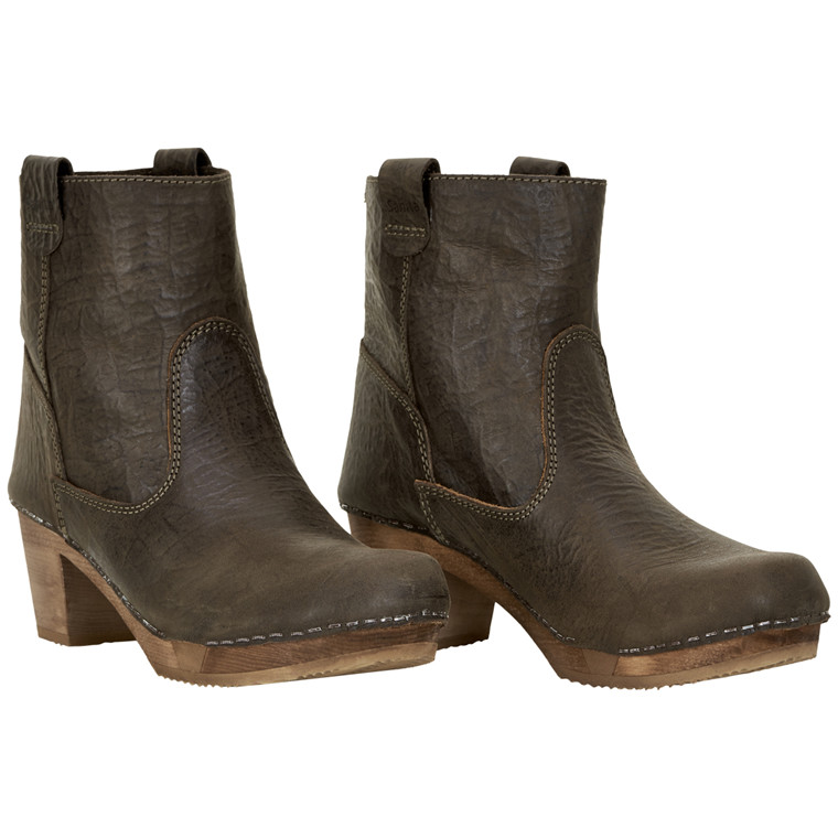 sanita stiefel sale