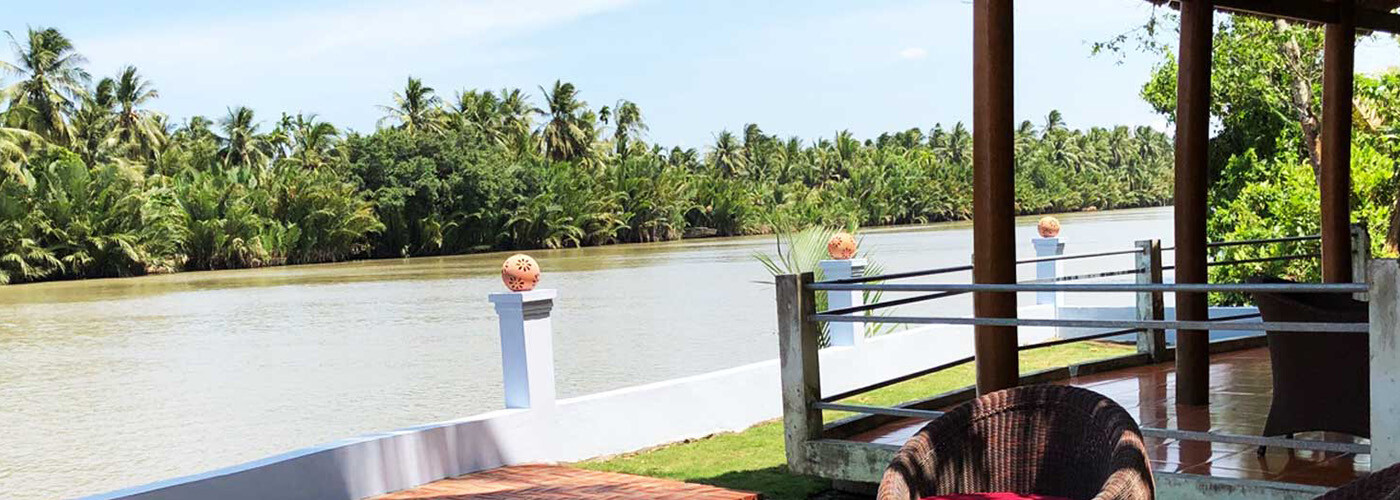 Coco Riverside Lodge