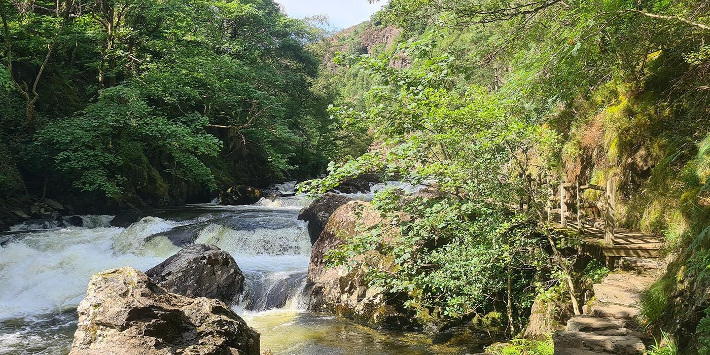 Flod og vandresti ved Molewyns i Wales