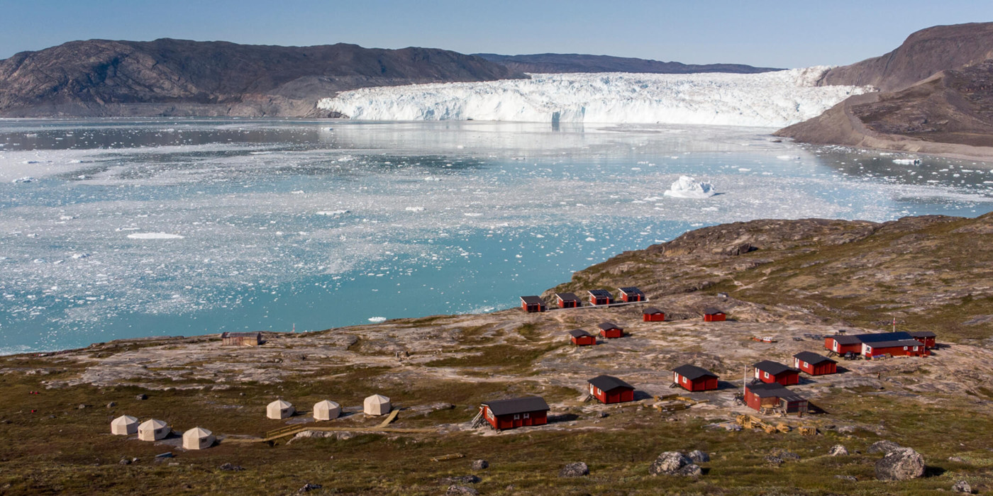 Udsigt over isfjorden fra Glacier Lodge Eqi.